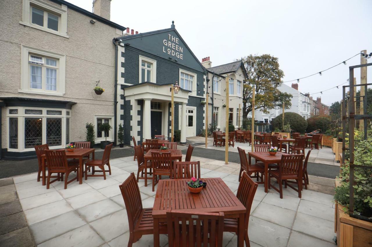 Green Lodge, Wirral By Marston'S Inns ฮอยเลค ภายนอก รูปภาพ